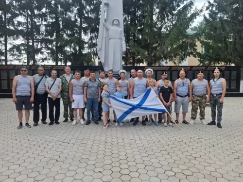 Моряки района отметили праздник