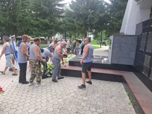 Моряки района отметили праздник