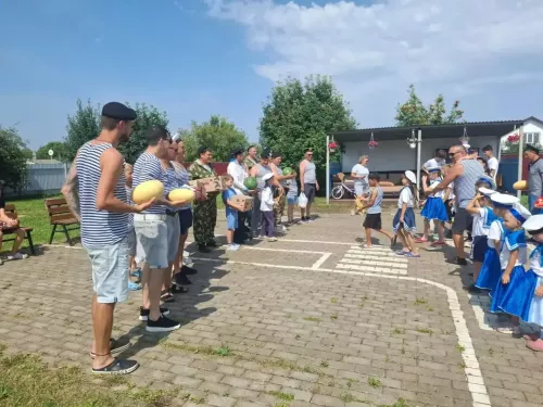 Моряки района отметили праздник