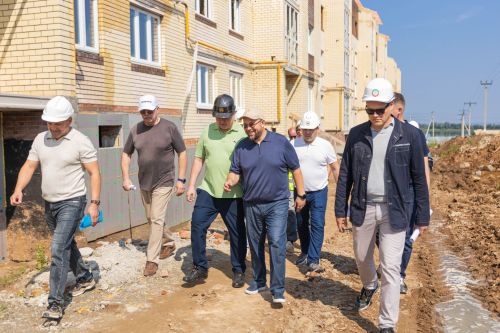 В поселке Алексеевское продолжается возведение 96-квартирного жилого дома по улице Салиха Баттала