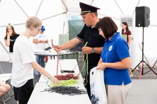 Участников форума «Сәләт» познакомили с основами дорожной безопасности.