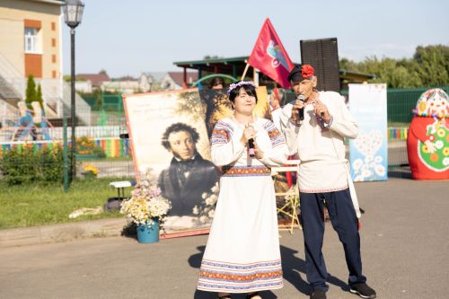 Жители Алексеевского района тепло отметили День семьи, любви и верности