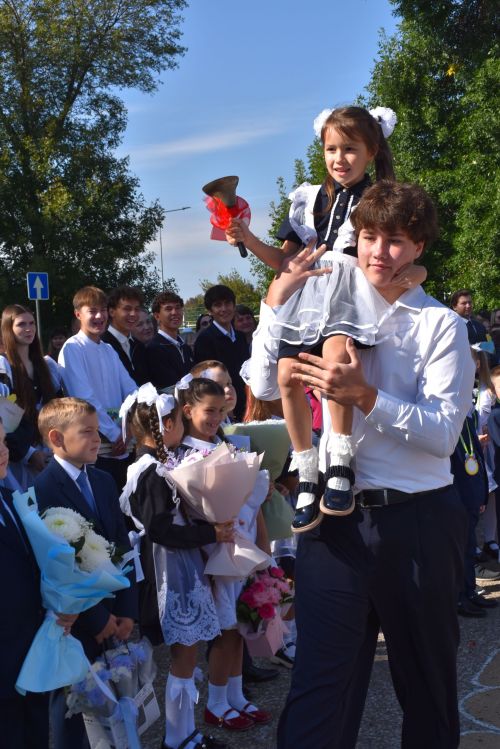 В Алексеевской школе №1 прозвенел первый звонок