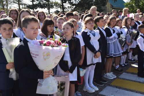 В Алексеевской школе №1 прозвенел первый звонок