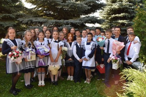 В Алексеевской школе №1 прозвенел первый звонок