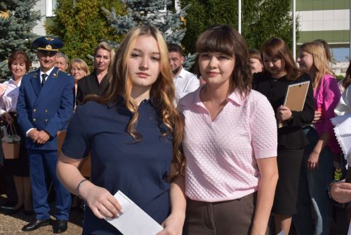 В Алексеевской школе №1 прозвенел первый звонок