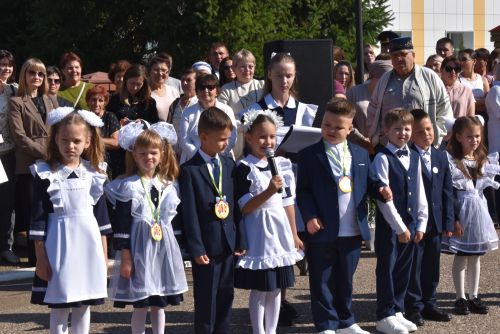 В Алексеевской школе №1 прозвенел первый звонок