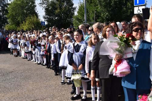В Алексеевской школе №1 прозвенел первый звонок