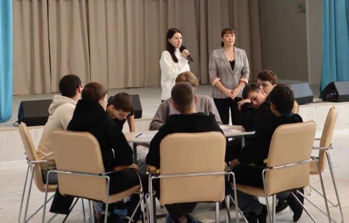 Считается ли букет педагогу взяткой, знают Алексеевские студенты