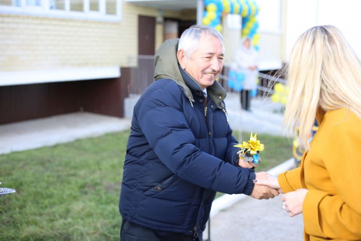 Фоторепортаж: В Алексеевском районе состоялось торжественное заселение 18-квартирного дома