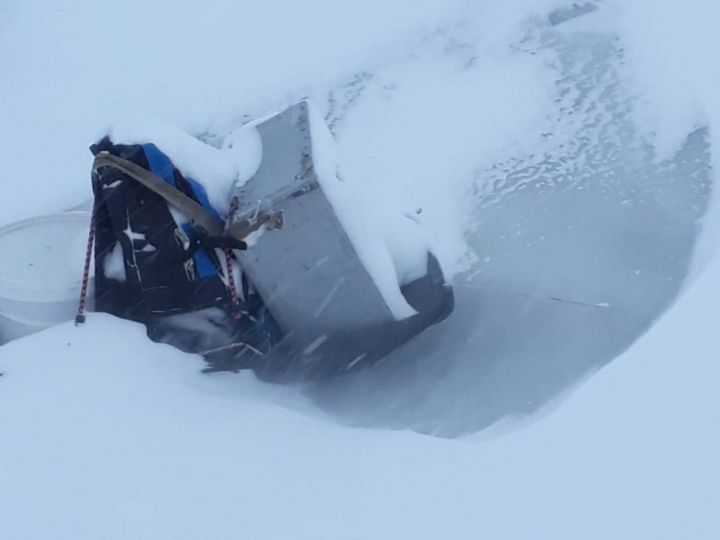 Водолазы два дня искали провалившегося под лед Камы рыбака
