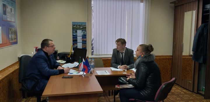 Сегодня приём граждан провёл секретарь местного отделения Партии, Глава Алексеевского района Демидов Сергей Анатольевич