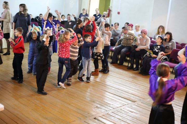 Фоторепортаж: В клубе «Красный Восток» собрались особенные дети