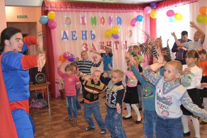 Фоторепортаж с праздника «Детство – сказочная страна» в приюте "Забота" Алексеевского района