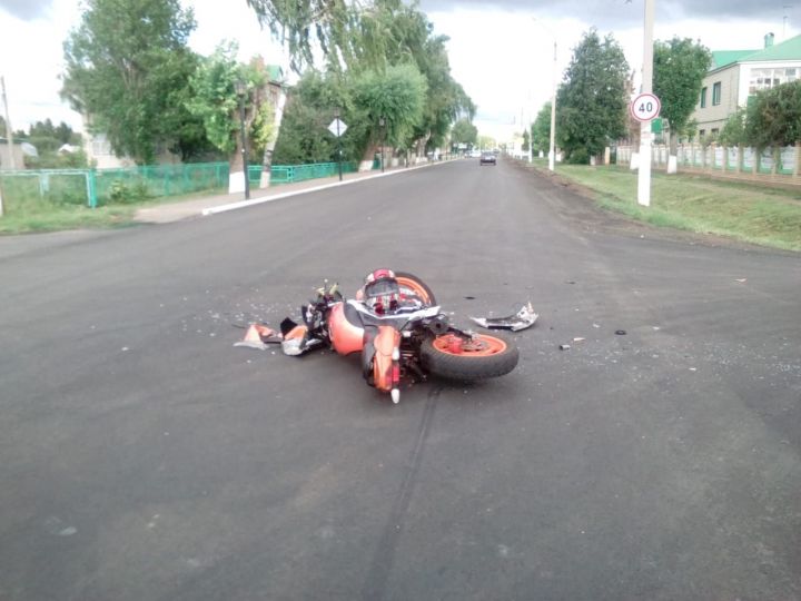 В Алексеевском районе мотоциклист попал в аварию