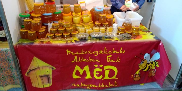 Алексеевский пчеловод представляет республику на международном конгрессе пчеловодов.