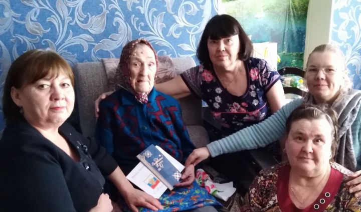 Жительница села Куркуль справляет 90-летний юбилей