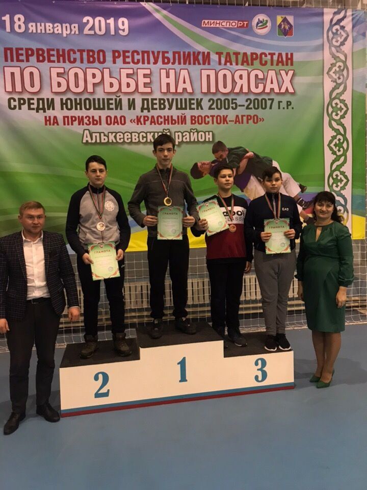 Алексеевские спортсмены заняли призовые места по борьбе на поясах