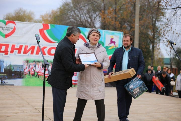 На ярмарке в Алексеевском были подведены итоги конкурса по благоустройству райцентра
