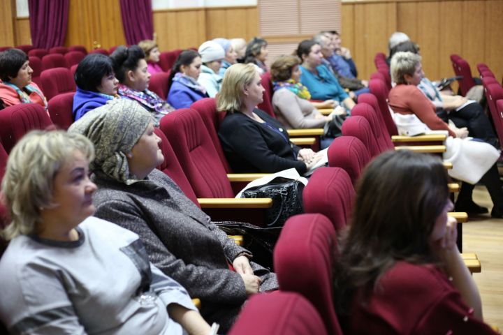 В Алексеевском РДК состоялись общественные слушания по нацпроекту "Культура"