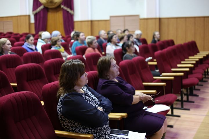 В Алексеевском РДК состоялись общественные слушания по нацпроекту "Культура"