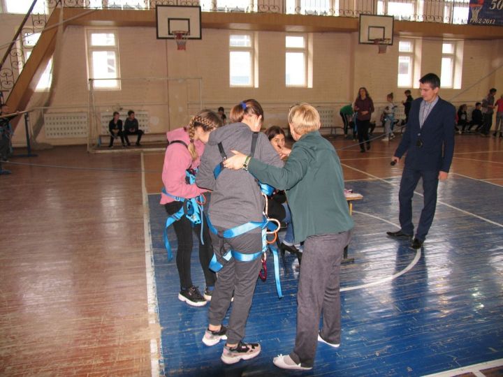 Около пятидесяти школьников приняло участие в районных соревнованиях по залингу