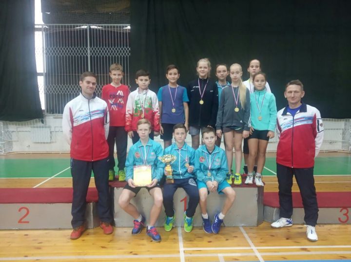 Алексеевские бадминтонисты в составе сборной команды Татарстана заняли первое место на первестве России!