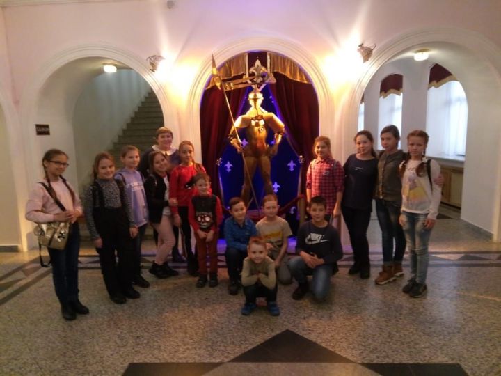 Ученики Билярской школы посетили театр юного зрителя
