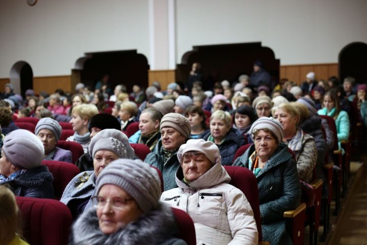 Яркий фоторепортаж: В Алексеевском состоялся концерт ко Дню матери