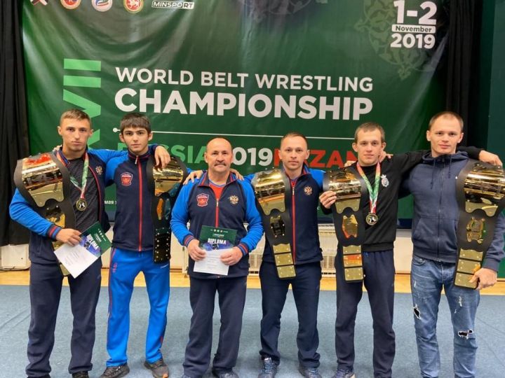 Алексеевские борцы вернулись с «золотом» с Чемпионата мира по борьбе на поясах.
