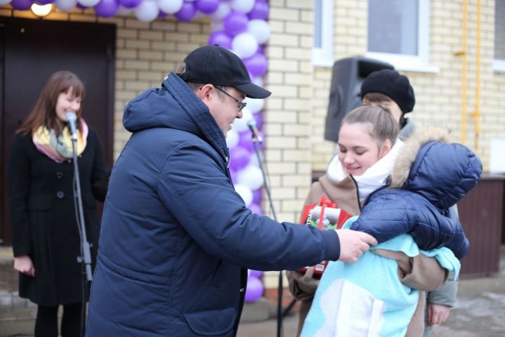 Видео: торжественное открытие 12-ти квартирного жилого дома в Алексеевском