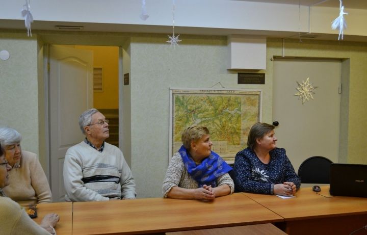 Для людей старшего возраста провели лекцию об истории Алексеевского района