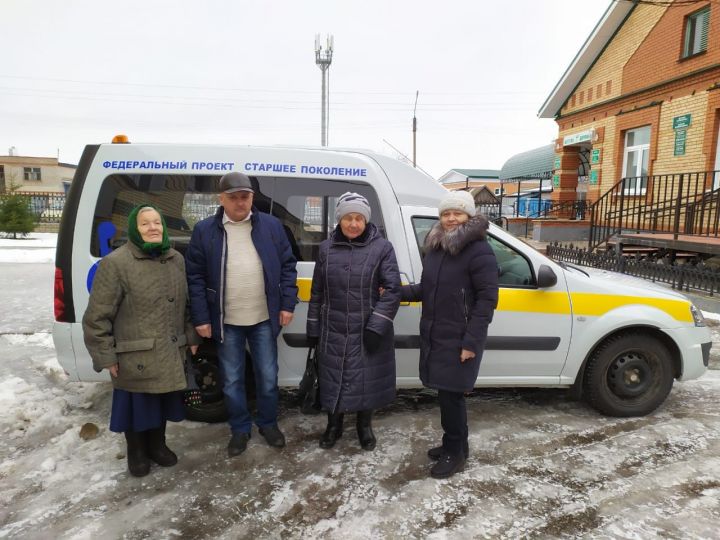Алексеевскому муниципальному району были вручены ключи от нового легкового автомобиля «LADA