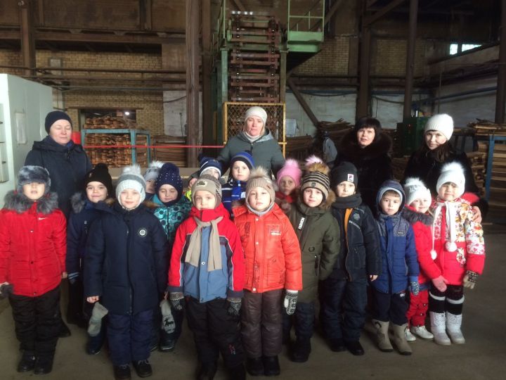 Воспитанники детского сада «Петушок» побывали с экскурсией на кирпичном заводе