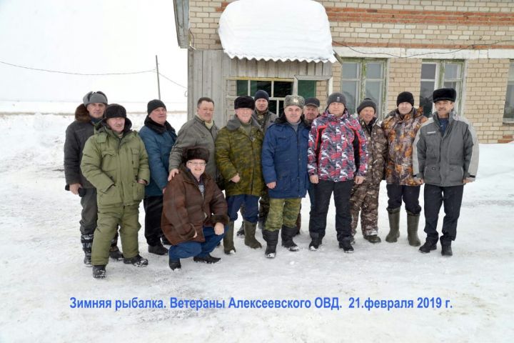 Ветераны МВД в девятый раз вышли на зимнюю рыбалку