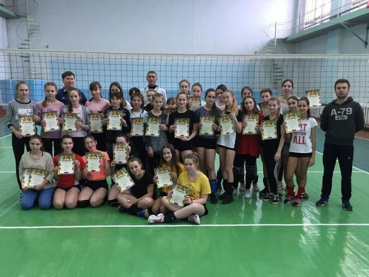 В спорткомплексе № 1 прошло первенство ДЮСШ Алексеевского района по волейболу