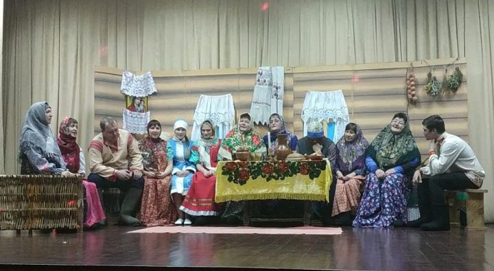 Сахаровский СДК устроил спектакль в Международный женский день