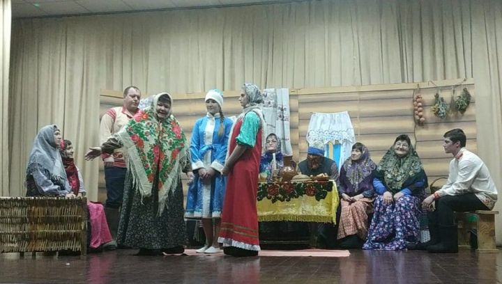 Сахаровский СДК устроил спектакль в Международный женский день