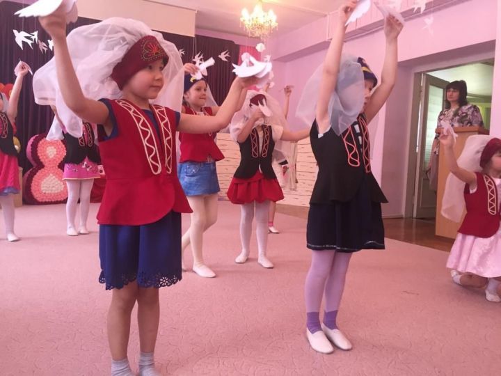 В Алексеевском детском саду № 4 “Березка” провели весенний праздник “Навруз
