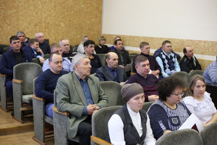 Сегодня в Алексеевском районе состоялось совещание по вопросам проведения весенне - полевых работ 2019 года