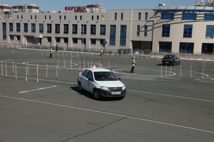 Алексеевские юные автомобилисты приняли участие в республиканском конкурсе водительского мастерства