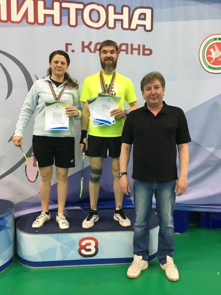Алексеевские любители бадминтона успешно выступили на Чемпионате Татарстана по бадминтону