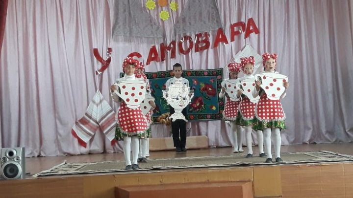 В Левашевском СДК прошёл фольклорный праздник "Посиделки у самовара"