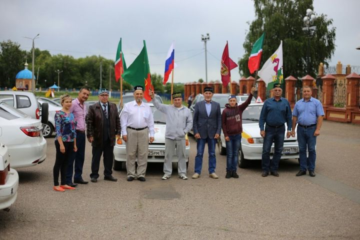 Алексеевский район посетили участники автопробега, посвященного столетию ТАССР