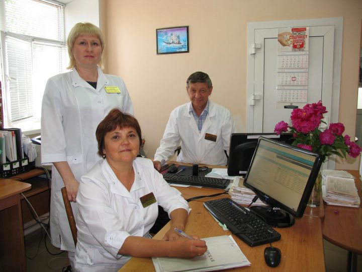 Житель Алексеевского поздравляет врачей с Днем медицинского работника