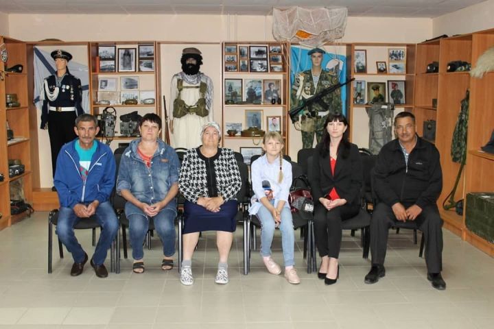 Особые гости побывали в Музее боевой славы - Хныченкова Галина Ивановна с родными