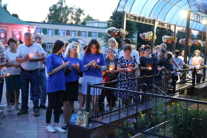 Фоторепортаж: акция "Свеча памяти" в Алексеевском районе