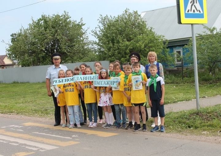 В Алексеевском районе дети обратились к водителям с просьбами