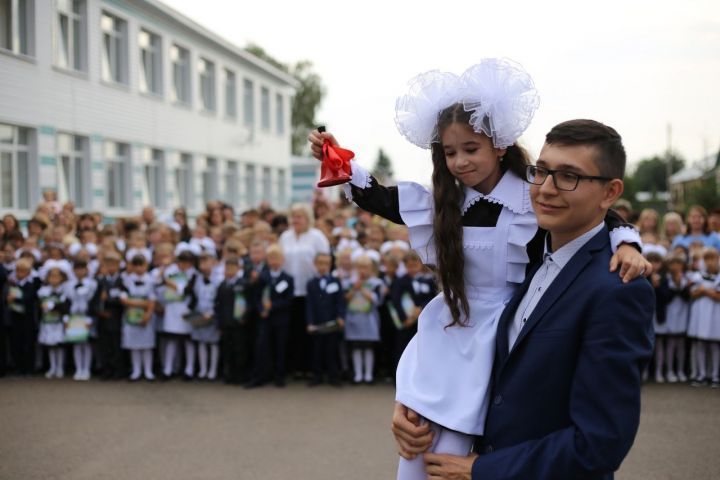 Минобрнауки Татарстана рекомендовало школам не переносить День знаний на 2 сентября