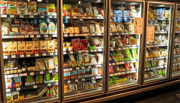 Какие продукты категорически нельзя хранить в холодильнике?